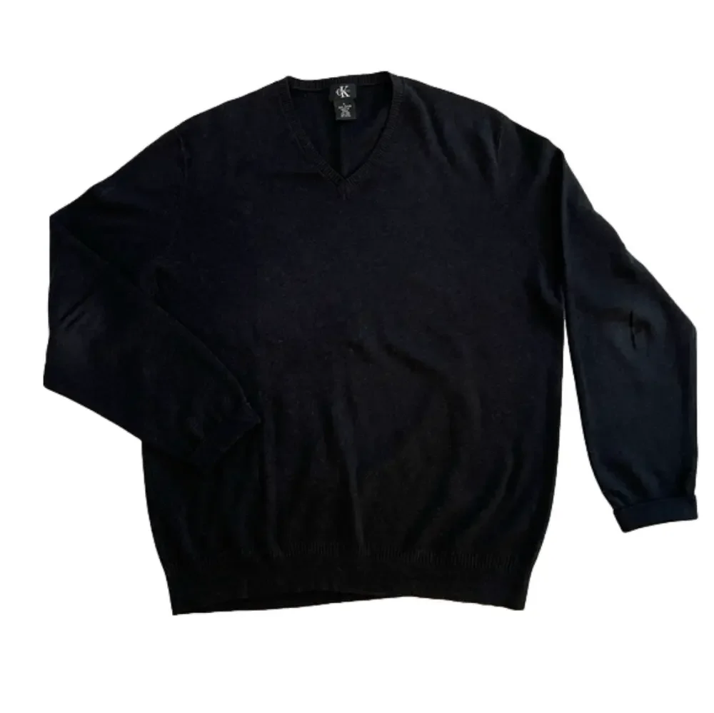 Calvin Klein charcoal black 100% cotton v-neck sweater, EUC size L